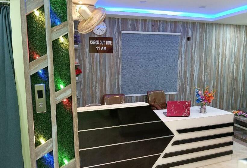 Номер Deluxe, Tulsi Aangan