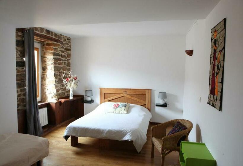 Номер Стандарт Трехместный, Gîte Ancien Hôtel Du Larzac