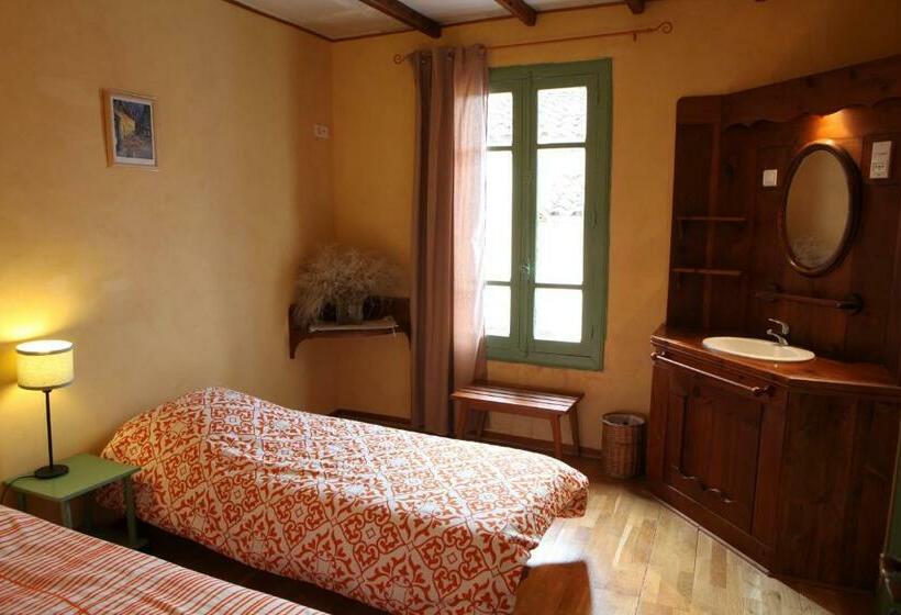 Семейный Номер, Gîte Ancien Hôtel Du Larzac