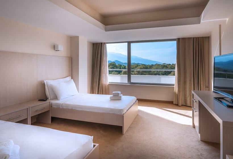 프레지덴셜 스위트, Cronwell Platamon Resort