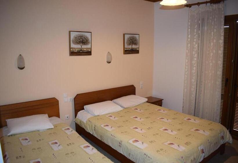 Трехместный Номер Стандарт с Видом, Guesthouse Arsenis