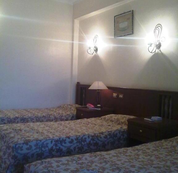 اتاق خانوادگی, Orchida St. George