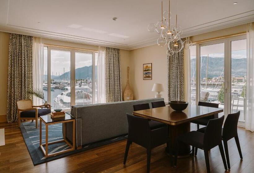 سوییت با چشم‌انداز دریا, Regent Porto Montenegro & Residences
