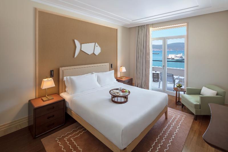 سوییت, Regent Porto Montenegro & Residences