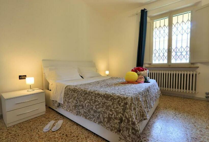 Номер Стандарт, Bed And Parking Cecina Rooms