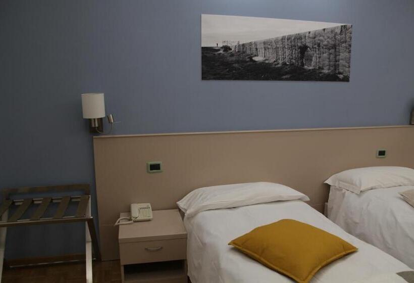 Номер Стандарт Трехместный, Albergo Da Benedetta