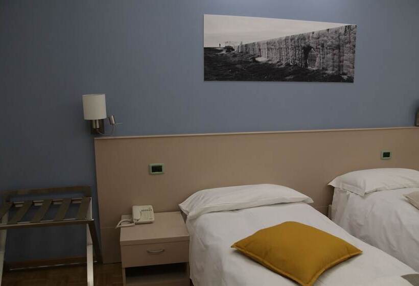스탠다드 트리플 룸, Albergo Da Benedetta