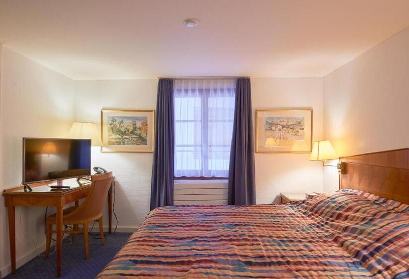 اتاق سوپریور, Hine Adon Fribourg