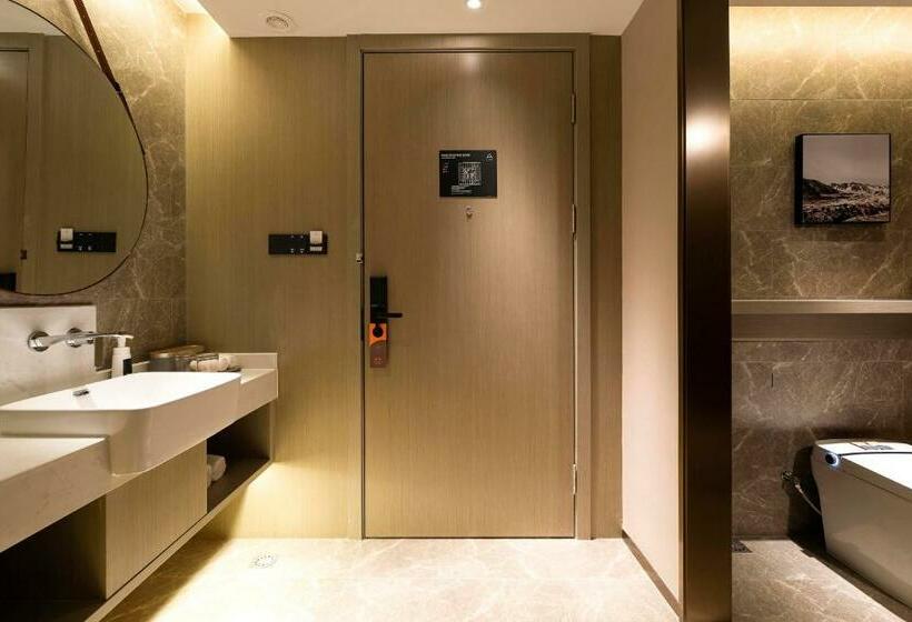 Номер Deluxe, Atour Hotel Wuhan Hankou Financial Center