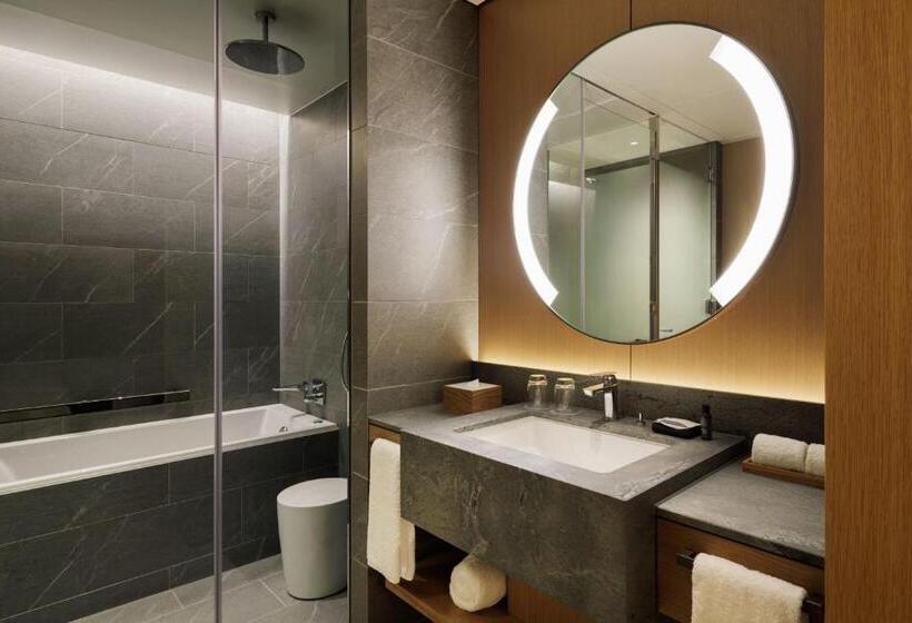 Номер Клуб Кровать Кинг, The Westin Yokohama