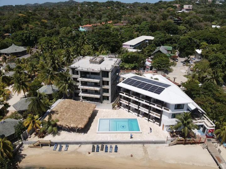 اتاق استاندارد با تخت بزرگ, Brisas Del Mar Beach + Dive Resort