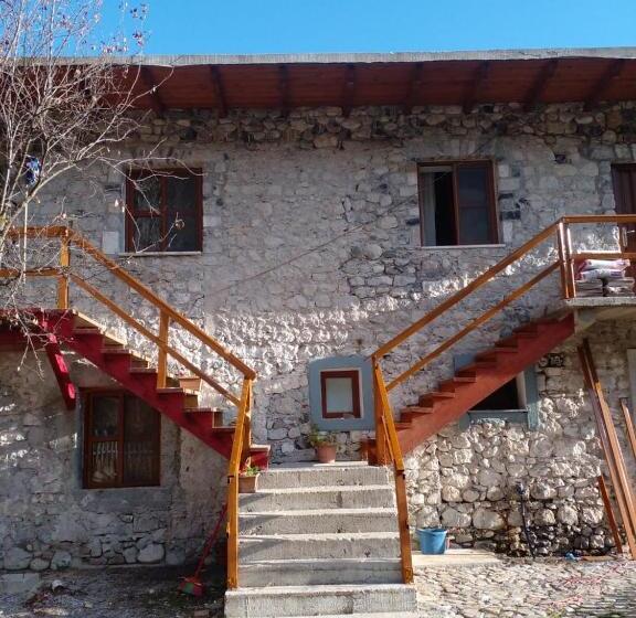 Четырехместный Номер Стандарт, Guest House “ Center Theth “