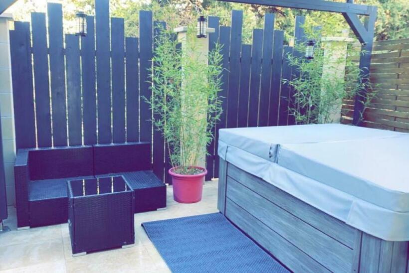 豪华房间, La Suite De Charme Du Mas De La Fontaine De Jonquier Avec Spa Privatif