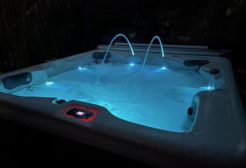 带大床的复式套间, La Suite De Charme Du Mas De La Fontaine De Jonquier Avec Spa Privatif