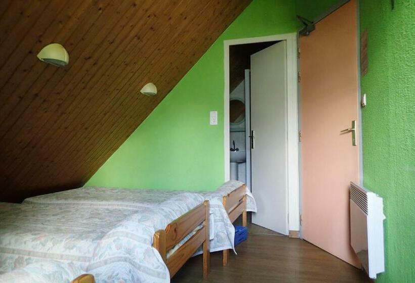 اتاق استاندارد سه نفره, Gîte Soum De L Ase
