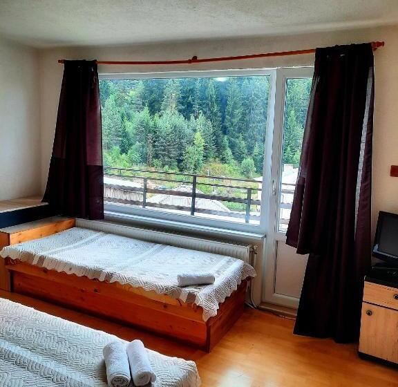 Трехместный Номер Стандарт с Балконом, Guesthouse Classic
