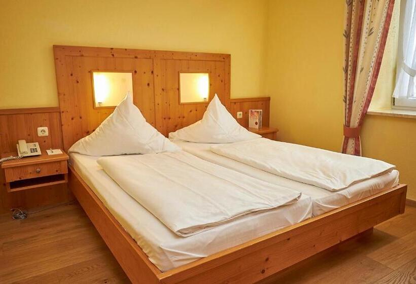 Семейный Номер, Gasthof Hotel Zur Post Samerberg