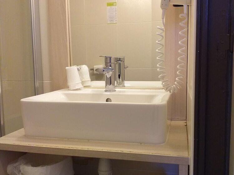 Номер Стандарт Трехместный, Brit Hotel Essentiel De Granville