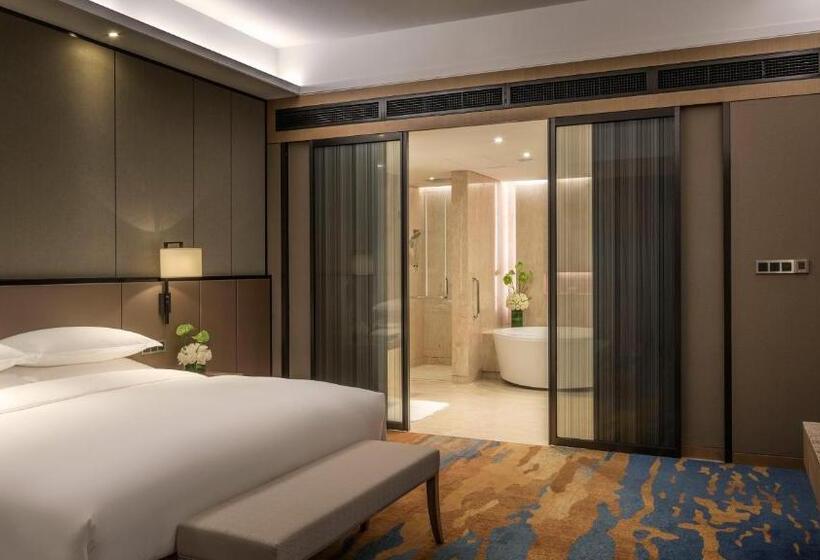 Люкс Кровать Кинг, Intercontinental Wuhan By Ihg