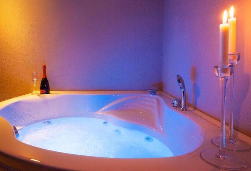 자쿠지 스위트, Relais I Piastroni