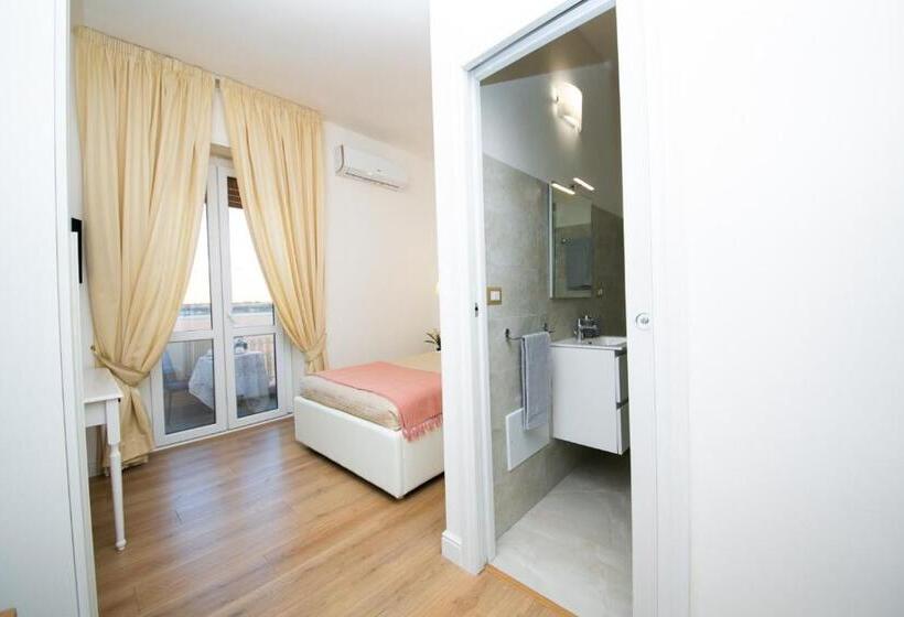 Номер Стандарт Индивидуальный с Балконом, Viale Italia Boutique Rooms