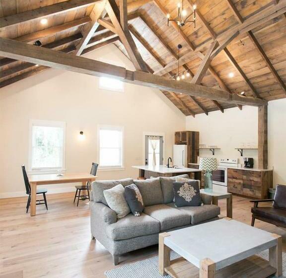 Люкс, Farmhouse Suites By Amish Country Lodging