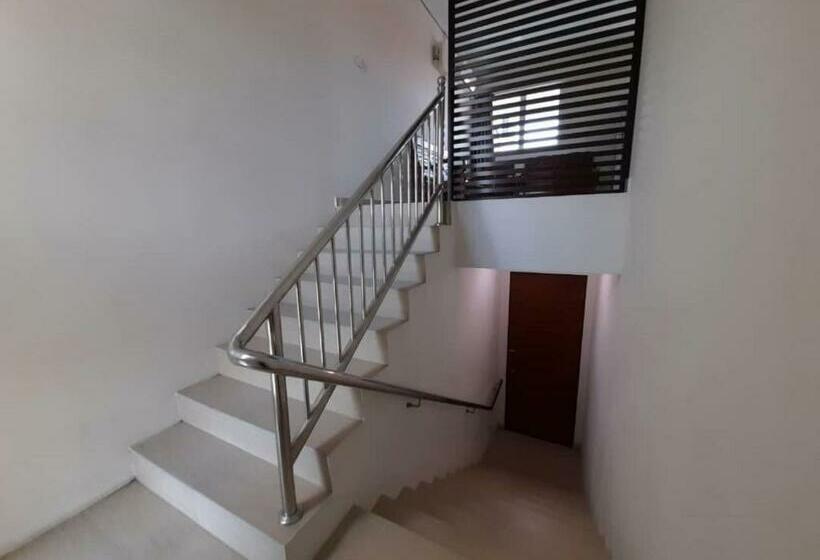 Апартаменты 2 Спальни, Oyo Home 90435 Sena Home Homestay #819
