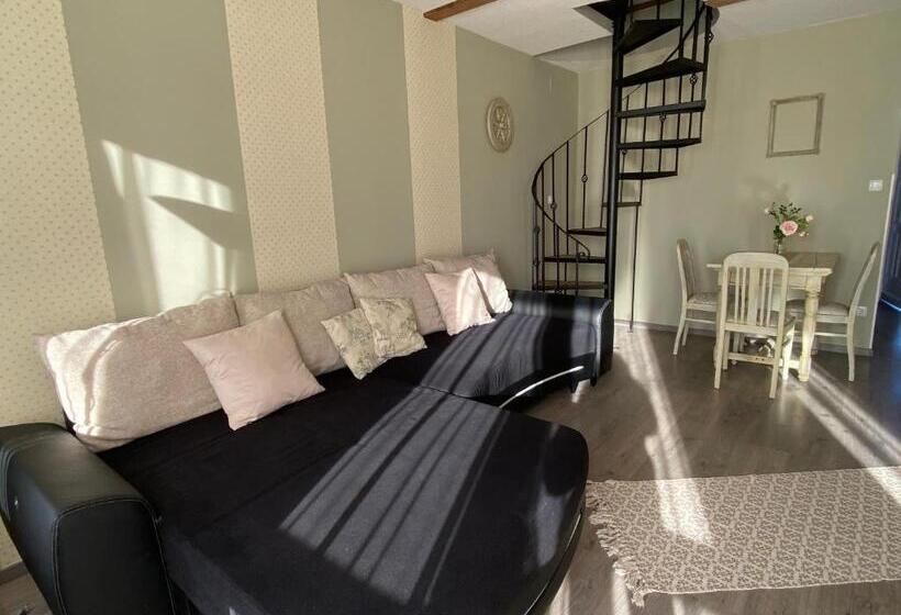 Апартаменты 3 Спальни, Platán Apartmanház