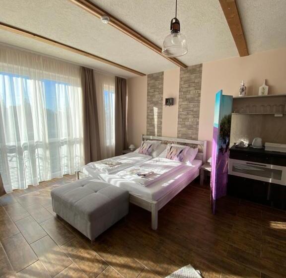 דירת חדר, Platán Apartmanház