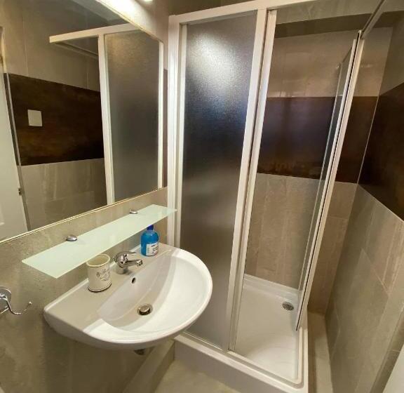 Апартаменты 1 Спальня Нижний Этаж, Platán Apartmanház