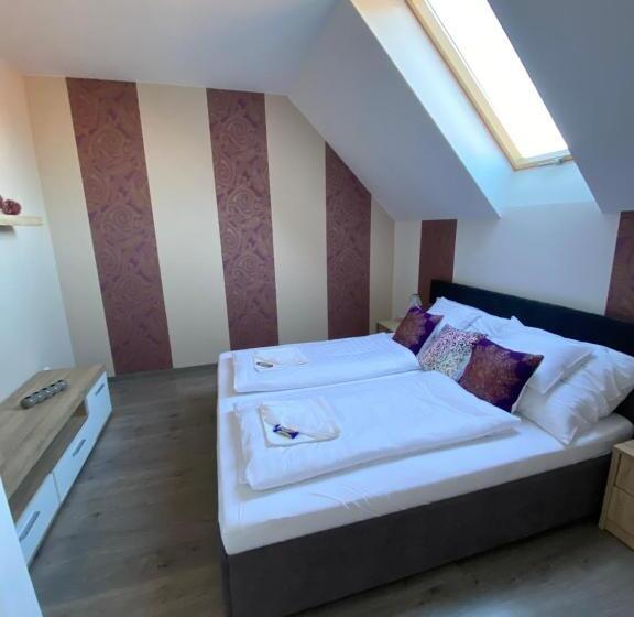 Номер Стандарт, Platán Apartmanház