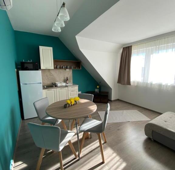1 Bedroom Apartment Lake View, Platán Apartmanház