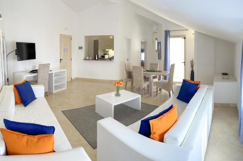 آپارتمان 1 خوابه با تراس, Branco Suites   Rooms & Holiday Apartments