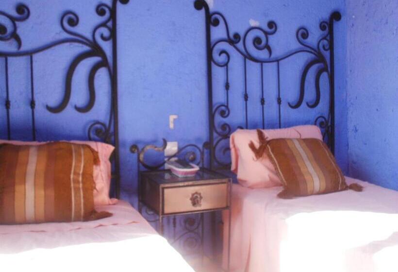 اتاق استاندارد سه نفره, Dar Lbakal
