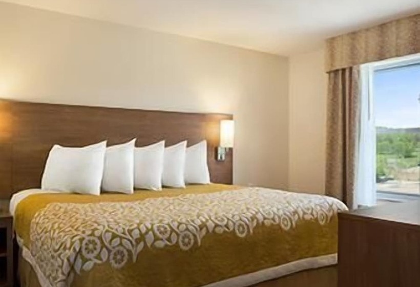 Люкс Адаптированный для Инвалидов, Days Inn & Suites By Wyndham Caldwell