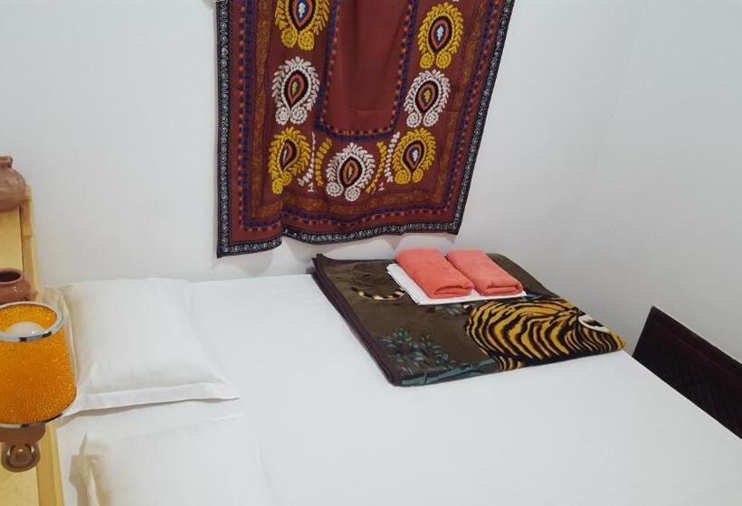 Номер Deluxe, Amir Hostel