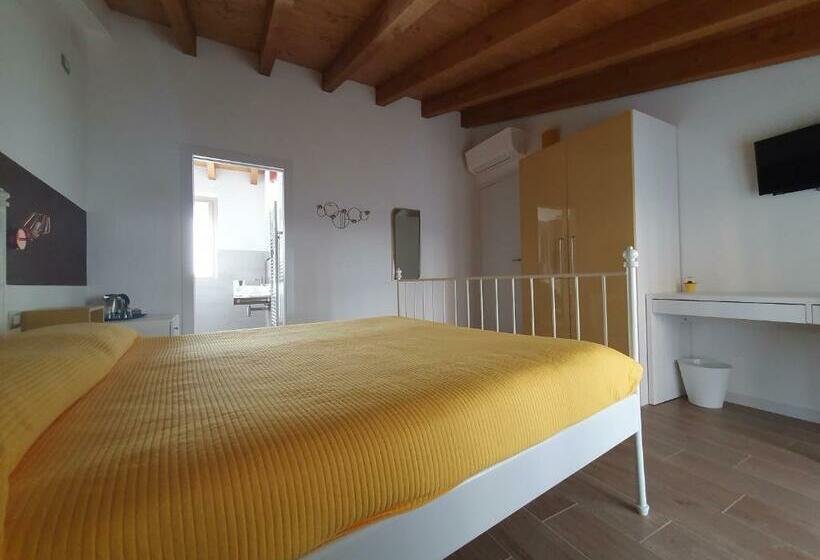 اتاق راحتی سه تخته, Elements B&b