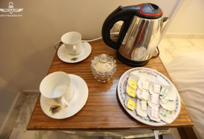اتاق لوکس با تخت بزرگ, Life Pyramids Inn