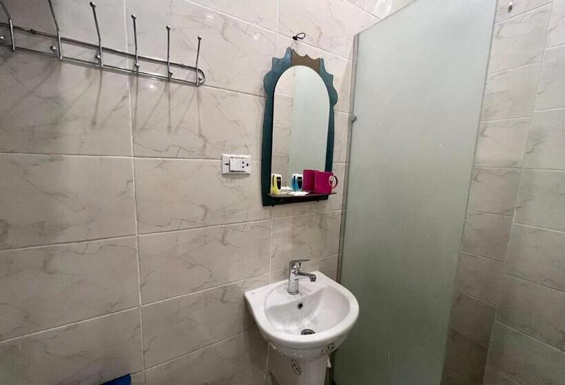 اتاق استاندارد یک نفره, Life Pyramids Inn