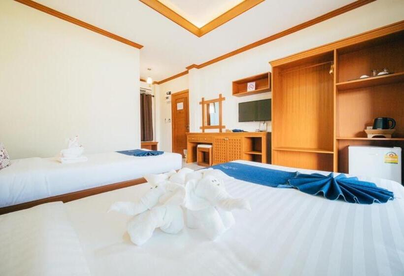 اتاق استاندارد با بالکن, Huen Him Kong Hotel Phrae