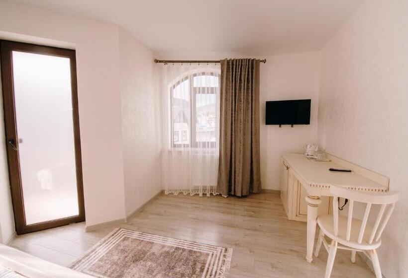 스위트, Premium Hotel & Spa
