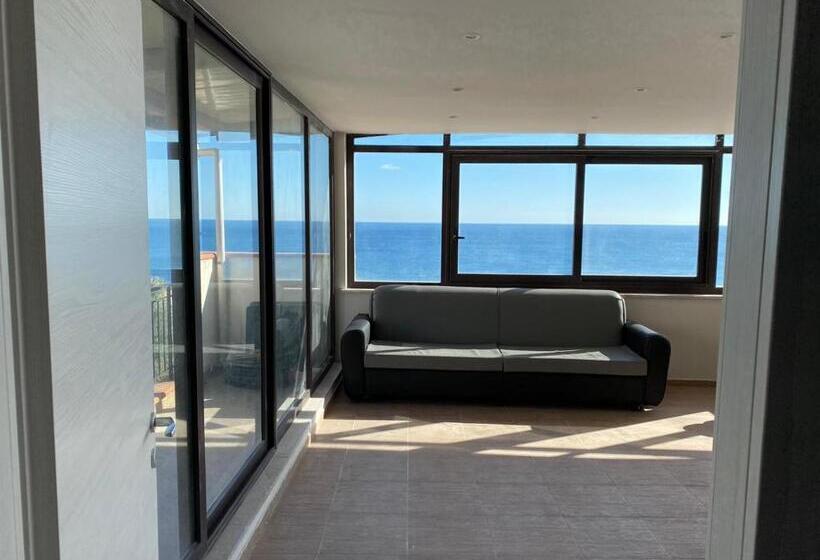 اتاق لوکس با چشمانداز دریا, Nick & Santo S Holiday Homes B&b