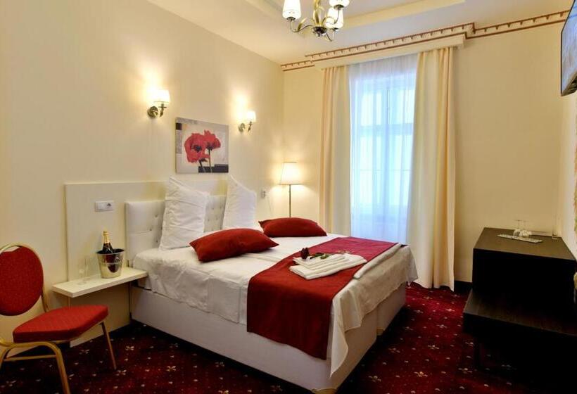 Номер Deluxe Кровать Кинг, Top Royal Central Brasov