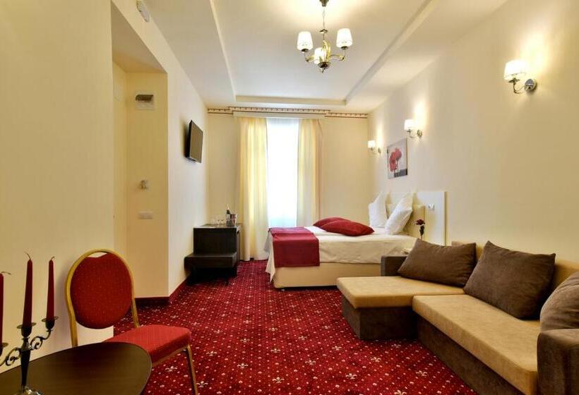 Четырехместный Номер Deluxe, Top Royal Central Brasov