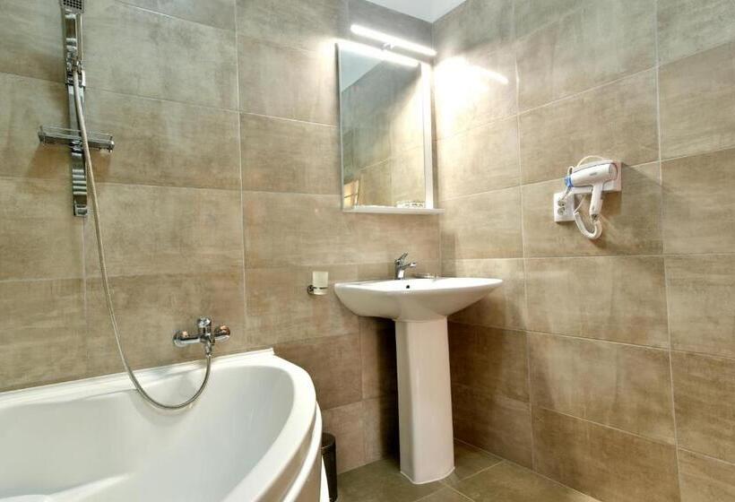 Четырехместный Номер Deluxe, Top Royal Central Brasov