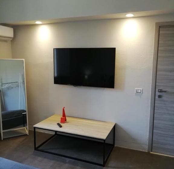 Standard Triple Room with Terrace, B&big Prato
