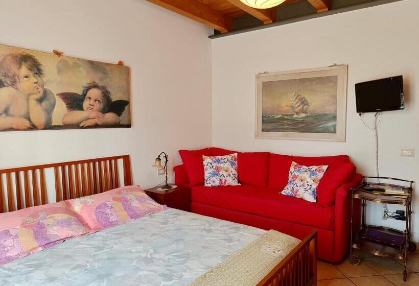 标准间带阳台, Bed & Breakfast Lucy