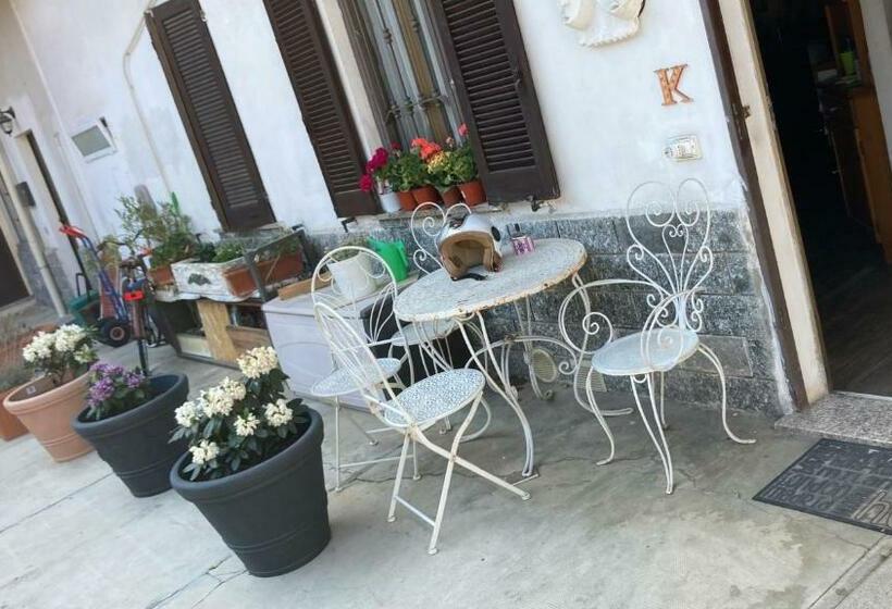 Номер Deluxe Кровать Кинг, Room Saronno + B&b