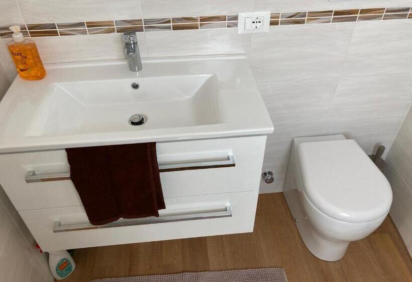 Номер Deluxe, Room Saronno + B&b
