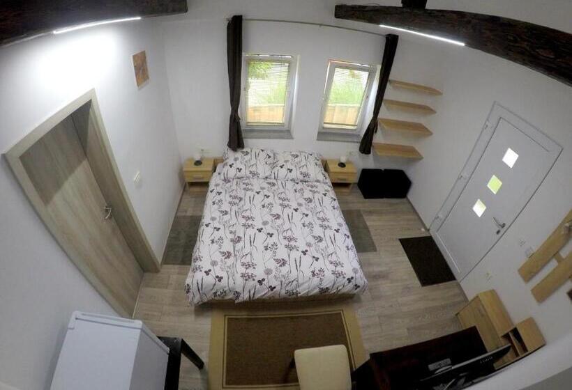 اتاق استاندارد, The Jungle Apartments And Rooms